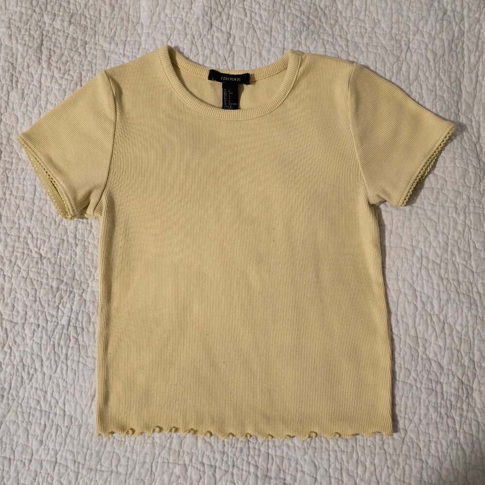 Forever 21 Light Yellow Ribbed Lettuce Edge Crop Top Shirt Size Small Baby Tee